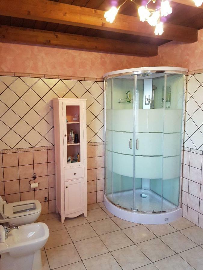 Casa Vacanza Il Mandorlo Domusnovas Bagian luar foto