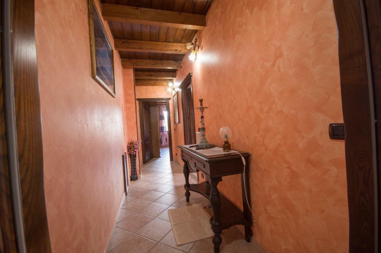 Casa Vacanza Il Mandorlo Domusnovas Bagian luar foto