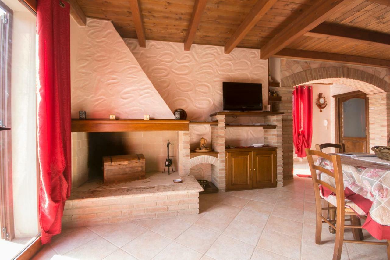 Casa Vacanza Il Mandorlo Domusnovas Bagian luar foto
