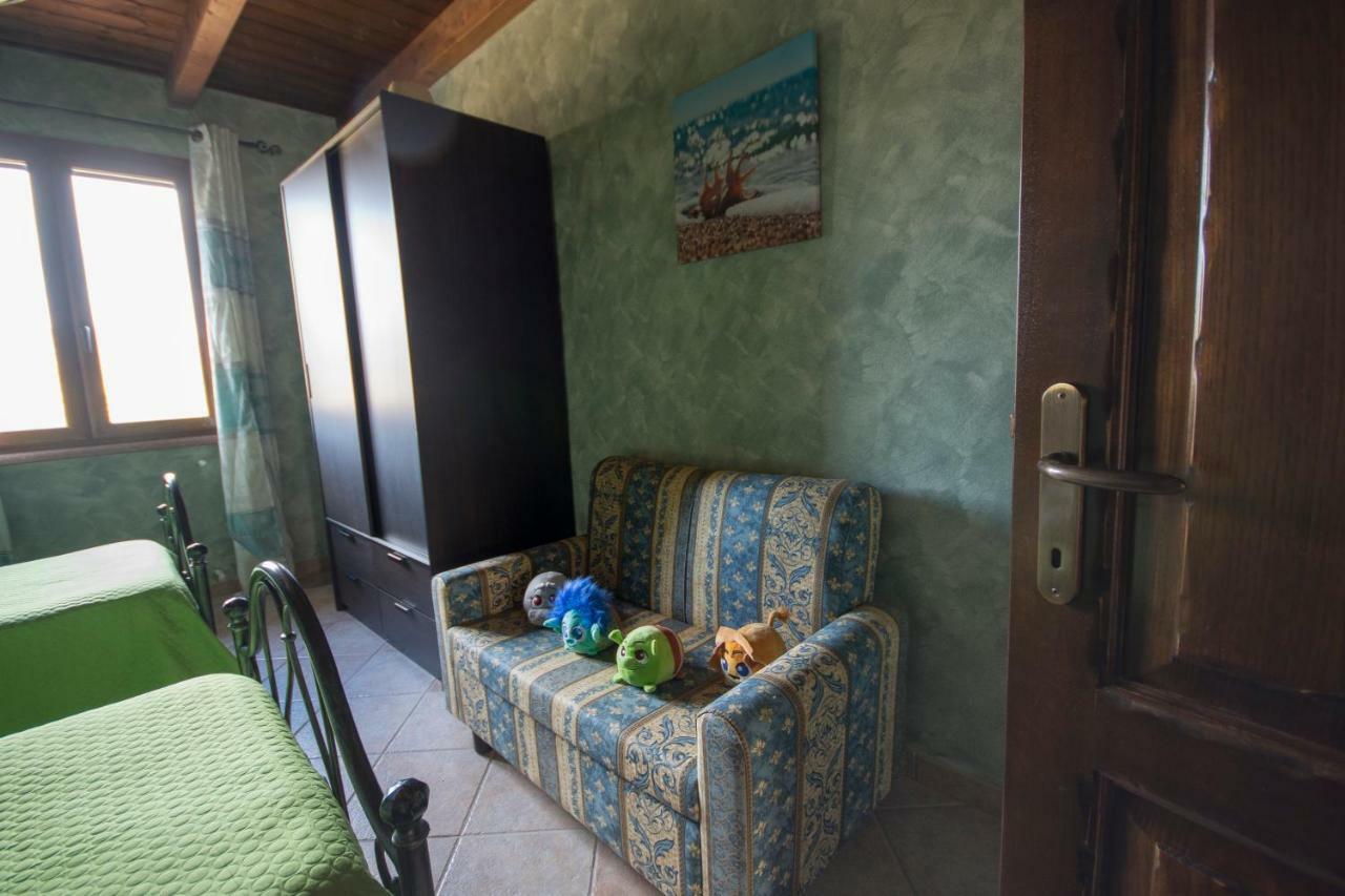 Casa Vacanza Il Mandorlo Domusnovas Bagian luar foto