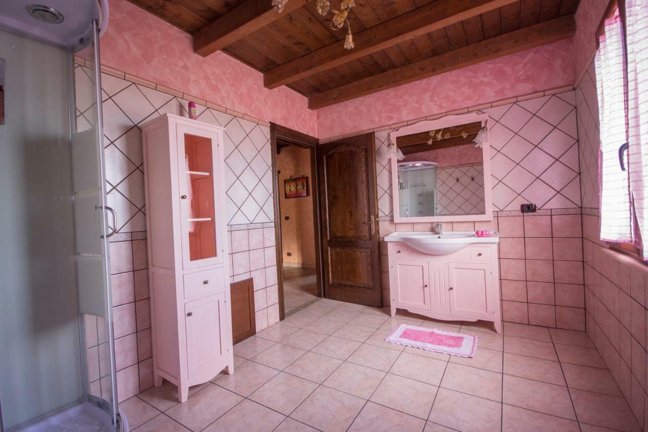 Casa Vacanza Il Mandorlo Domusnovas Bagian luar foto