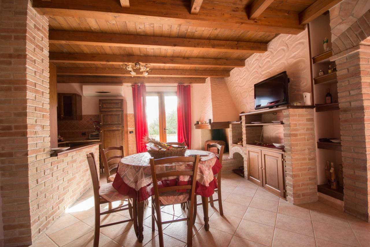 Casa Vacanza Il Mandorlo Domusnovas Bagian luar foto