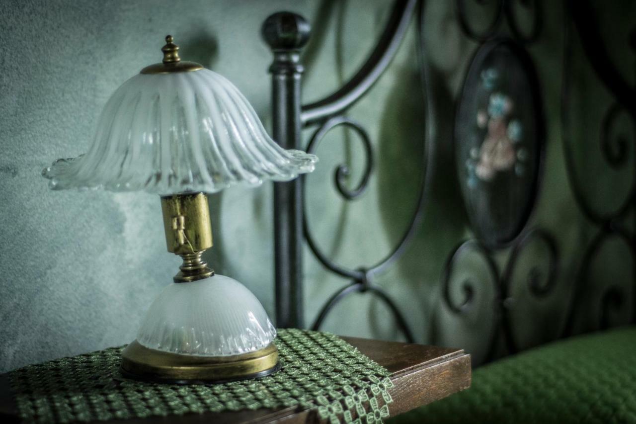 Casa Vacanza Il Mandorlo Domusnovas Bagian luar foto