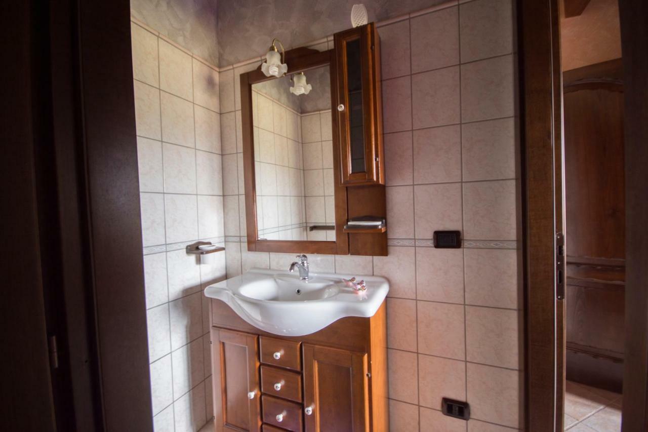 Casa Vacanza Il Mandorlo Domusnovas Bagian luar foto
