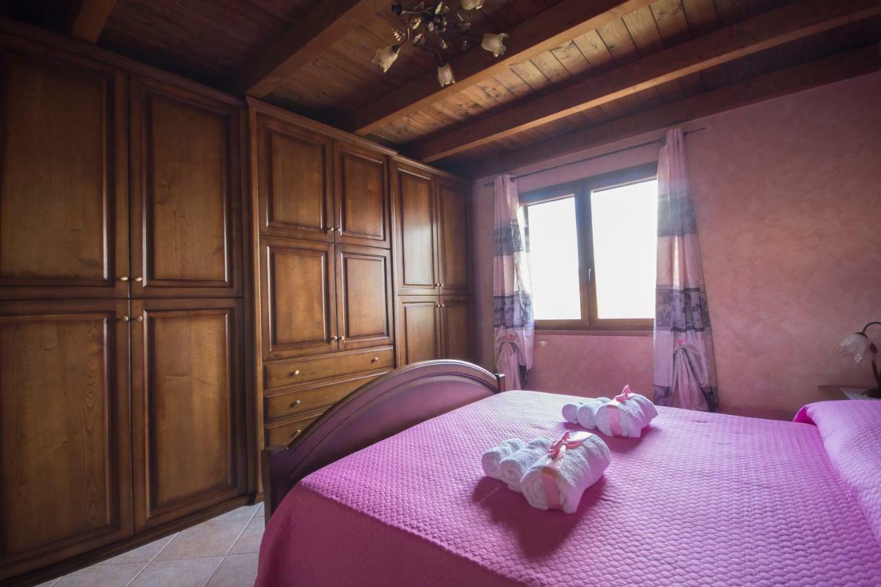 Casa Vacanza Il Mandorlo Domusnovas Bagian luar foto